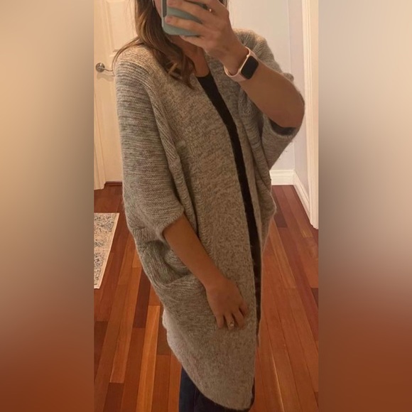 Aritzia wool /cashmere blend. VERY oversized fit. I am 5’5, 122 pds for referenc - Picture 1 of 5